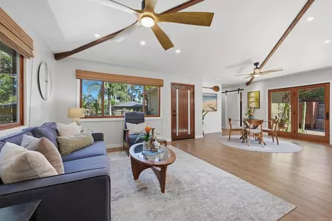 Living - 637 Sparta Dr, Encinitas, CA 92024 photo 2 of 5