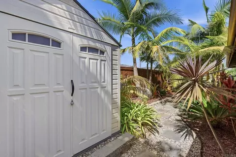 Exterior - 637 Sparta Dr, Encinitas, CA 92024 photo 7 of 21