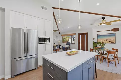 Kitchen - 637 Sparta Dr, Encinitas, CA 92024 photo 3 of 8