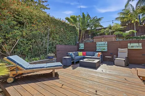 Exterior - 637 Sparta Dr, Encinitas, CA 92024 photo 3 of 21