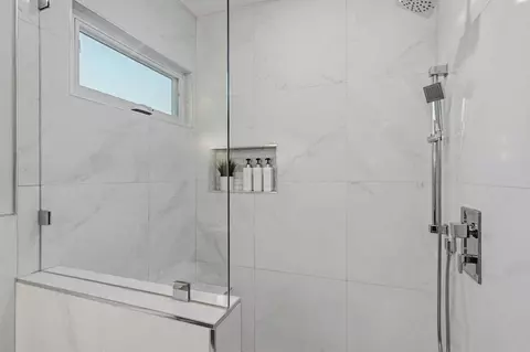 Bath - 637 Sparta Dr, Encinitas, CA 92024 photo 5 of 8