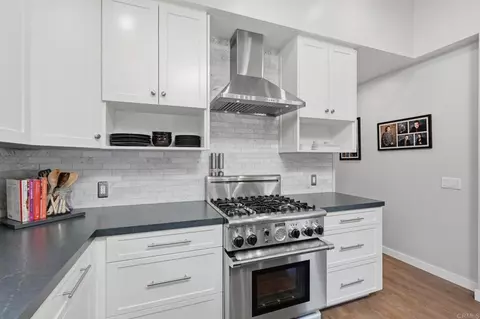 Kitchen - 637 Sparta Dr, Encinitas, CA 92024 photo 4 of 8