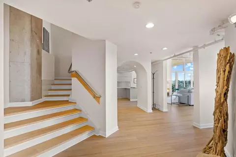 Entry Way - 550 Seagaze Dr #29, Oceanside, CA 92054 photo 3 of 3