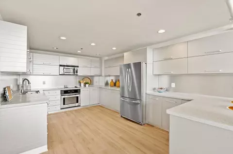 Kitchen - 550 Seagaze Dr #29, Oceanside, CA 92054 photo 1 of 2