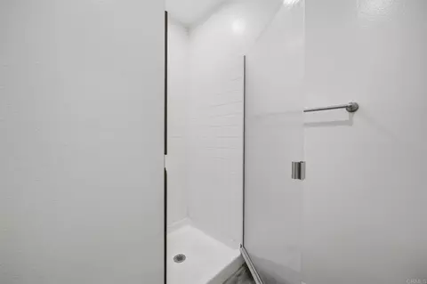 Bath - 4 Windwood, Irvine, CA 92604 photo 5 of 5