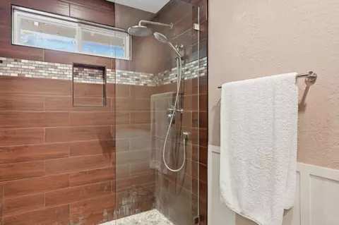Bath - 320 Apollo Dr, Vista, CA 92084 photo 2 of 3