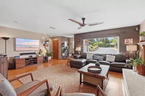 Living - 320 Apollo Dr, Vista, CA 92084 photo 2 of 3