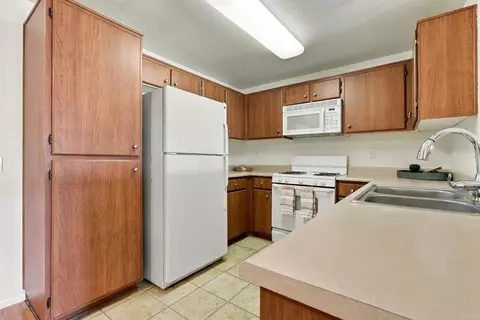 Kitchen - 44802 Adam Ln, Temecula, CA 92592 photo 3 of 3