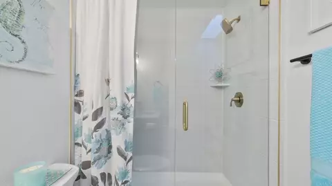 Bath - 5065 Santorini Way, Oceanside, CA 92056 photo 7 of 7
