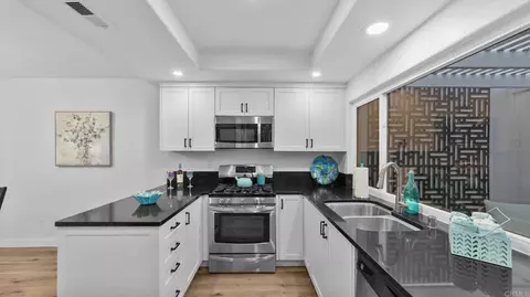 Kitchen - 5065 Santorini Way, Oceanside, CA 92056 photo 3 of 6