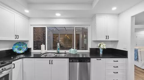 Kitchen - 5065 Santorini Way, Oceanside, CA 92056 photo 2 of 6