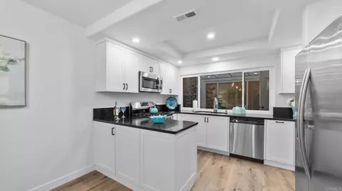 Kitchen - 5065 Santorini Way, Oceanside, CA 92056 photo 5 of 6