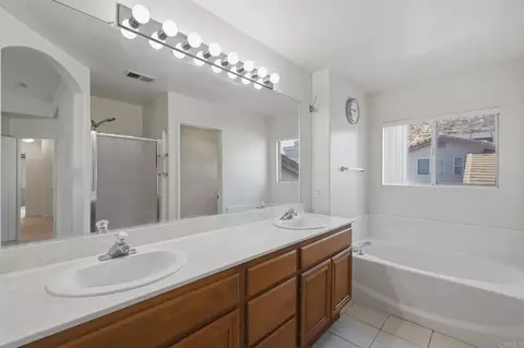 Bath - 10260 Pinon Pl, Lakeside, CA 92040 photo 2 of 4