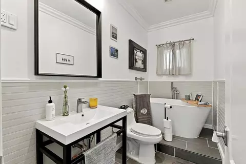 Bath - 1503 Independence Way, Vista, CA 92084 photo 3 of 3