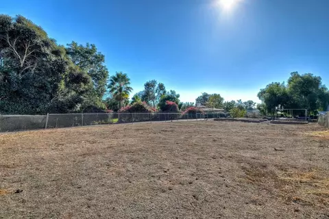 Exterior - 1503 Independence Way, Vista, CA 92084 photo 17 of 18
