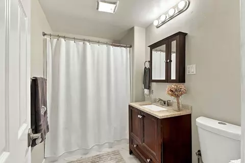 Bath - 1503 Independence Way, Vista, CA 92084 photo 2 of 3