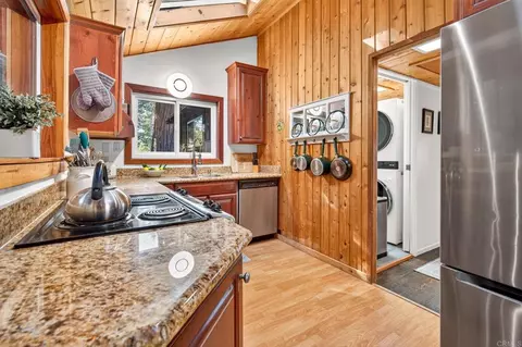 Kitchen - 22136 Crestline Rd, Palomar Mountain, CA 92060 photo 2 of 2