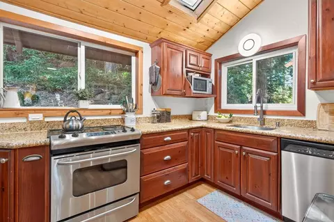 Kitchen - 22136 Crestline Rd, Palomar Mountain, CA 92060 photo 1 of 2