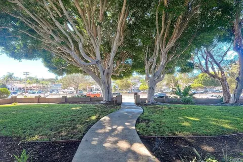 Exterior - 981 N Vulcan Ave #4, Encinitas, CA 92024 photo 5 of 7