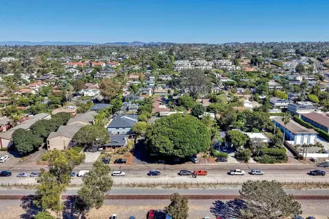 View/Area - 981 N Vulcan Ave #4, Encinitas, CA 92024 photo 3 of 9