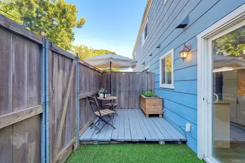Exterior - 981 N Vulcan Ave #4, Encinitas, CA 92024 photo 2 of 7