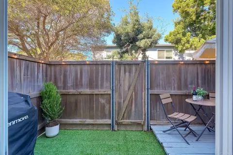 Exterior - 981 N Vulcan Ave #4, Encinitas, CA 92024 photo 3 of 7