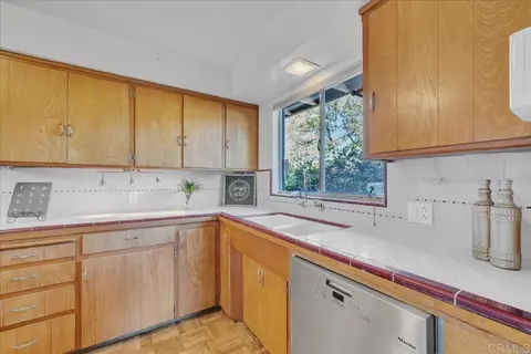 Kitchen - 820 E 5th Ave #-, Escondido, CA 92025 photo 2 of 4