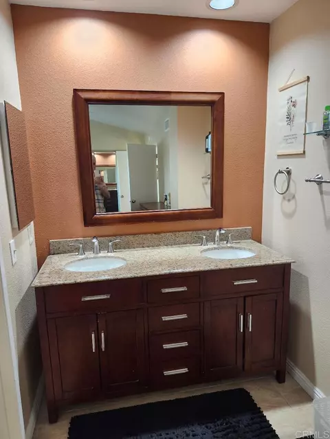 Bath - 929 Goleta St, Oceanside, CA 92057 photo 4 of 7