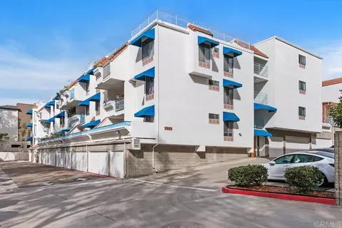 8332 Regents Rd #2F, San Diego, CA 92122