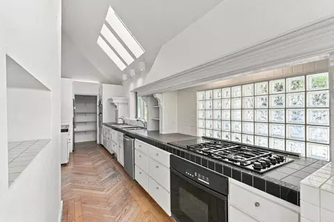 Kitchen - 4616 Rancho Reposo, Del Mar, CA 92014 photo 2 of 2