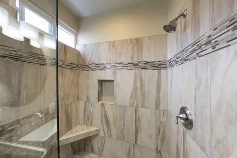Bath - 4878 Galicia Way, Oceanside, CA 92056 photo 2 of 3