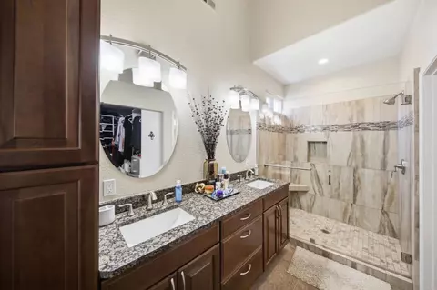 Bath - 4878 Galicia Way, Oceanside, CA 92056 photo 1 of 3