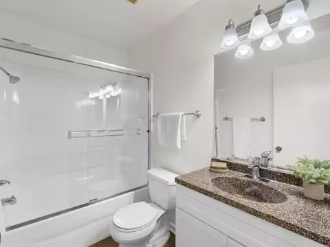 Bath - 631 Persimmon Way, Oceanside, CA 92058 photo 3 of 3