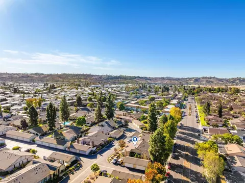 View/Area - 631 Persimmon Way, Oceanside, CA 92058 photo 5 of 7