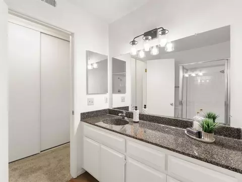 Bath - 631 Persimmon Way, Oceanside, CA 92058 photo 1 of 3