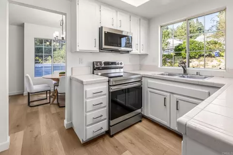 Kitchen - 2035 Mountain Vista Way, Oceanside, CA 92054 photo 2 of 3