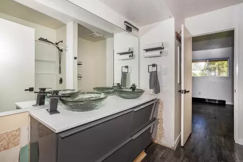 Bath - 5700 Baltimore Dr #16, La Mesa, CA 91942 photo 1 of 3