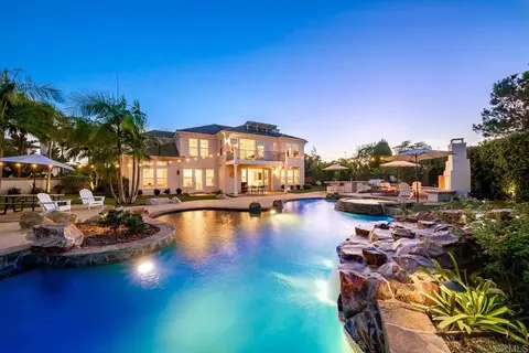 Exterior - 7051 Heron Cir, Carlsbad, CA 92011 photo 5 of 7