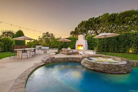 Exterior - 7051 Heron Cir, Carlsbad, CA 92011 photo 4 of 7