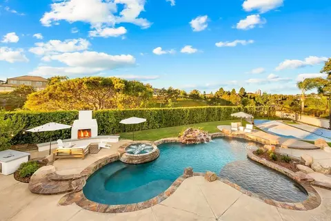 Exterior - 7051 Heron Cir, Carlsbad, CA 92011 photo 2 of 7