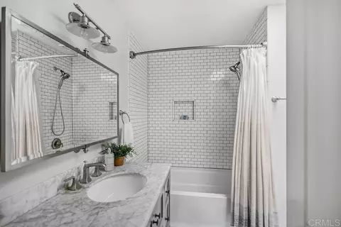 Bath - 1815 Bailey Dr, Oceanside, CA 92054 photo 1 of 3