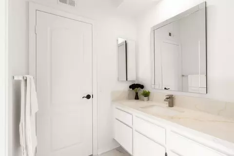 Bath - 16883 Saint Andrews Dr, Poway, CA 92064 photo 7 of 9