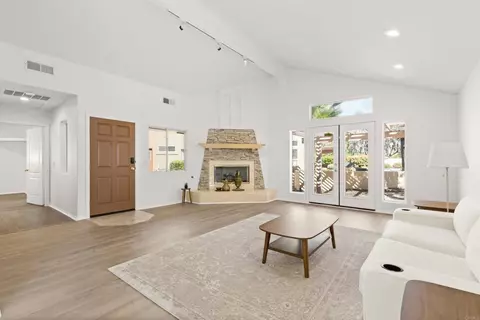 Living - 16883 Saint Andrews Dr, Poway, CA 92064 photo 4 of 6
