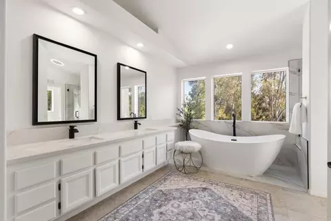 Bath - 16883 Saint Andrews Dr, Poway, CA 92064 photo 2 of 9