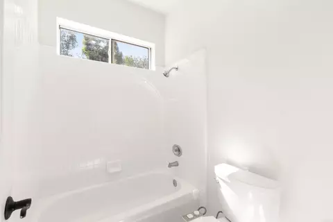 Bath - 16883 Saint Andrews Dr, Poway, CA 92064 photo 6 of 9