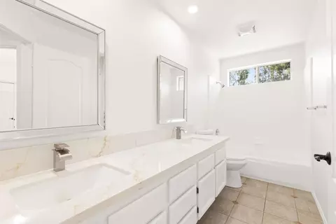 Bath - 16883 Saint Andrews Dr, Poway, CA 92064 photo 8 of 9