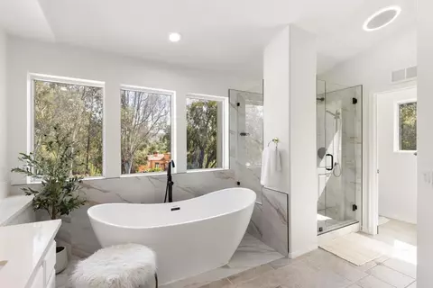 Bath - 16883 Saint Andrews Dr, Poway, CA 92064 photo 3 of 9