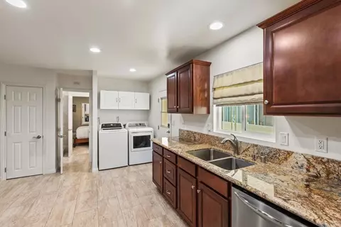 1010 E Bobier Dr #5, Vista, CA 92084 photo 4