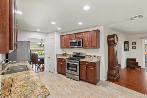 1010 E Bobier Dr #5, Vista, CA 92084 photo 2