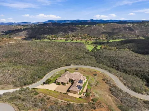 View/Area - 2260 Panoramic Way, Vista, CA 92084 photo 3 of 5